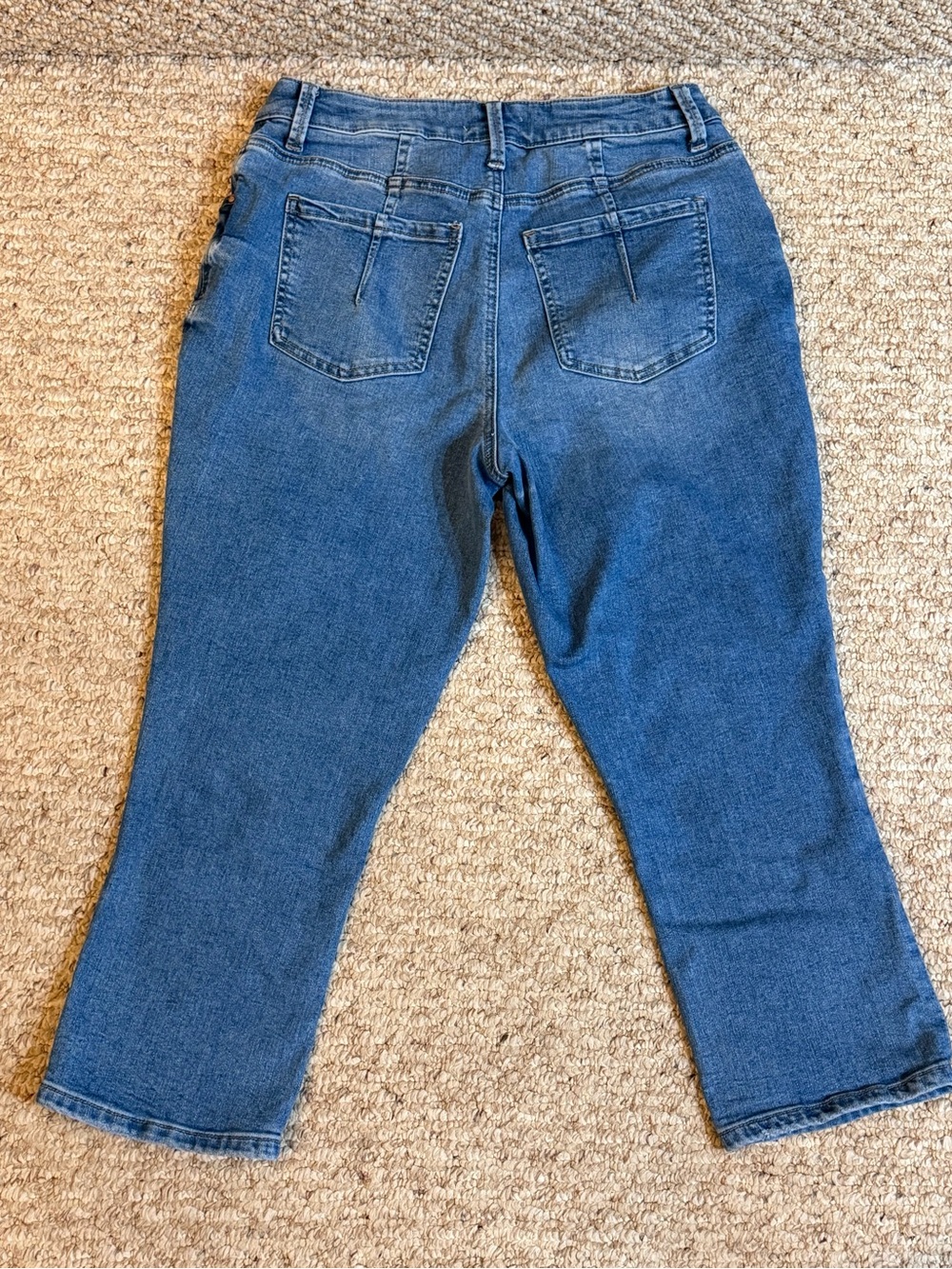 M Jeans Everflex Curvy Crop Jeans, Size 10 - Picture 2 of 6